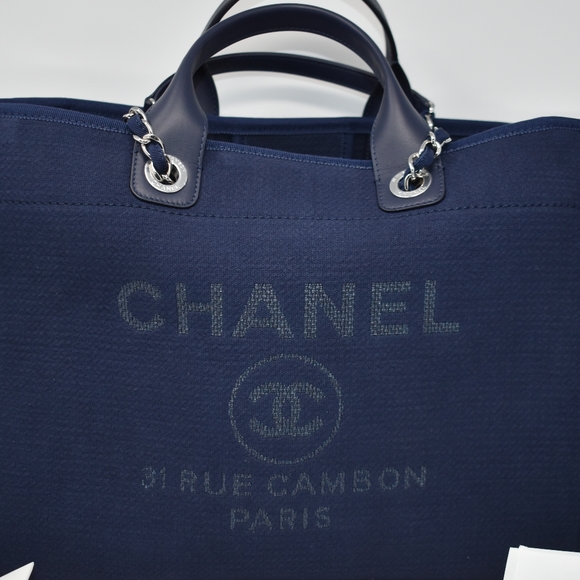 Chanel Deauville Navy - Picture 4 of 16
